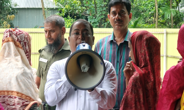 চৌহালীতে উন্মুক্ত পদ্ধতিতে ভিডব্লিউবি উপকারভোগী বাছাই উদ্বোধন