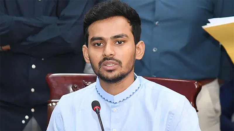 পিস্তল কেন, মিসাইল সাথে রাখলেও কেউ নিরাপদ নই: উপদেষ্টা আসিফ