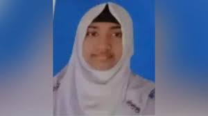 মায়ের সঙ্গে অভিমান করে বাড়ি ছেড়ে নিখোঁজ রিয়া মনি 
