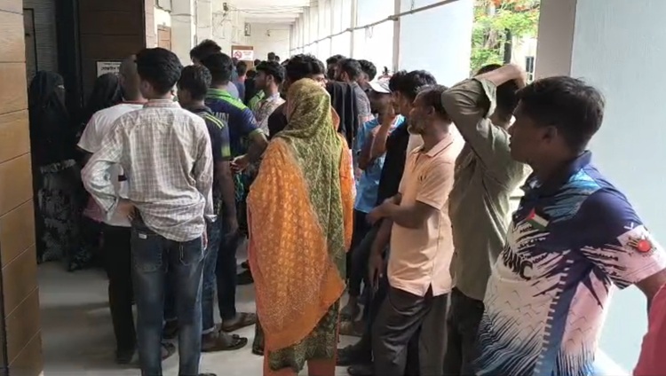 ফতুল্লায় শ্রমিক ছাঁটাই নিয়ে শ্রমিক অসন্তোষ, ব্যাপক সংঘর্ষ
