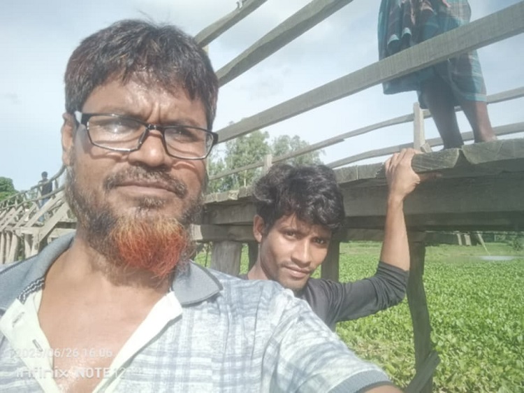রাজিবপুরে ব্যক্তি উদ্যোগে সেতু মেরামত