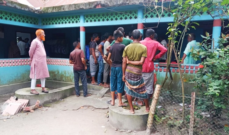 ডোমারে বিএনপি নেতার বাড়িতে চুরি 