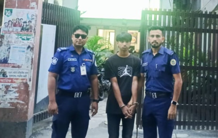 হিজলায় ৫ বছরের শিশুকে ধর্ষণচেষ্টা, লম্পট গ্রেপ্তার