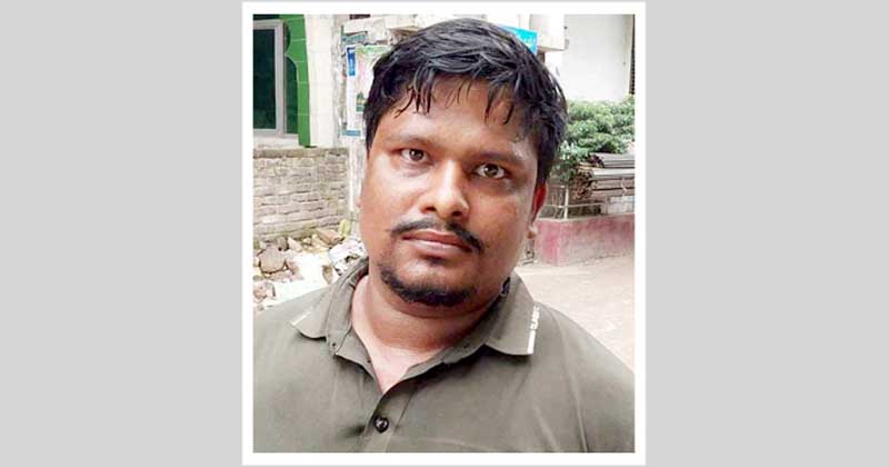 চুরি যাওয়া গহনা পরে স্ত্রীর টিকটকে, গ্রেফতার স্বামী
