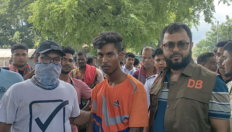 ধুনট থানার শ্রেষ্ঠ এএসআই আব্দুল কুদ্দুসকে বিদায়ী সংবর্ধনা