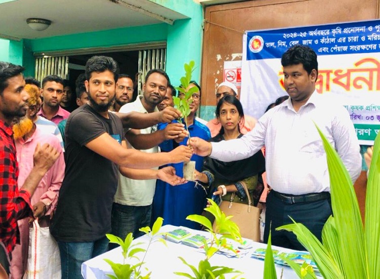হাকিমপুরে কৃষি প্রনোদনা ও পুর্নবাসন কর্মসূচি উদ্বোধন