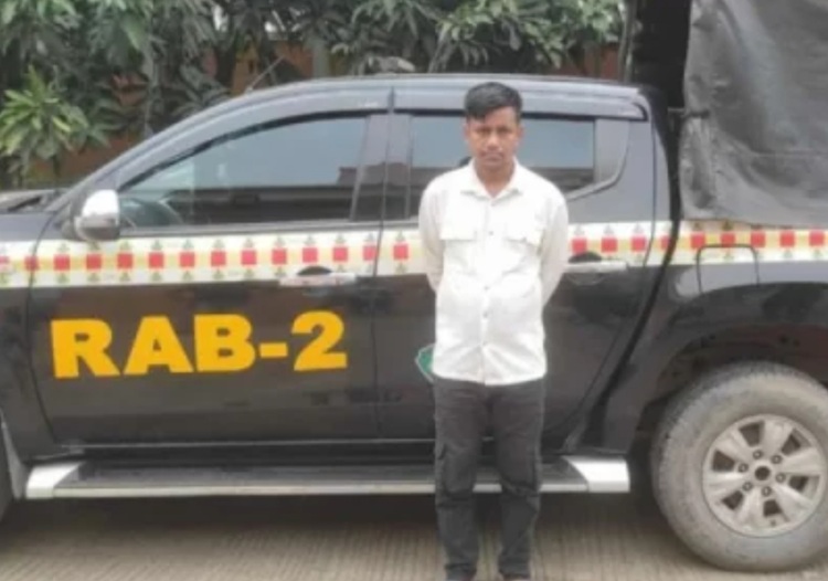 কিশোর গ্যাং প্রধান ' টুন্ডা বাবু' লোহাগড়া থেকে গ্রেপ্তার