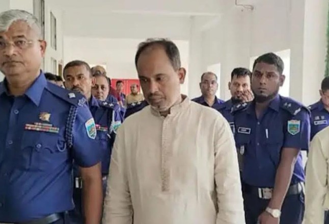 চাঁপাইনবাবগঞ্জের সাবেক এসপি আসাদুজ্জামান ২ দিনের রিমান্ডে
