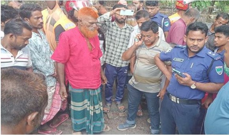 সাতক্ষীরায় পিকআপের চাকায় পিষ্ট হয়ে বৃদ্ধ নিহত  