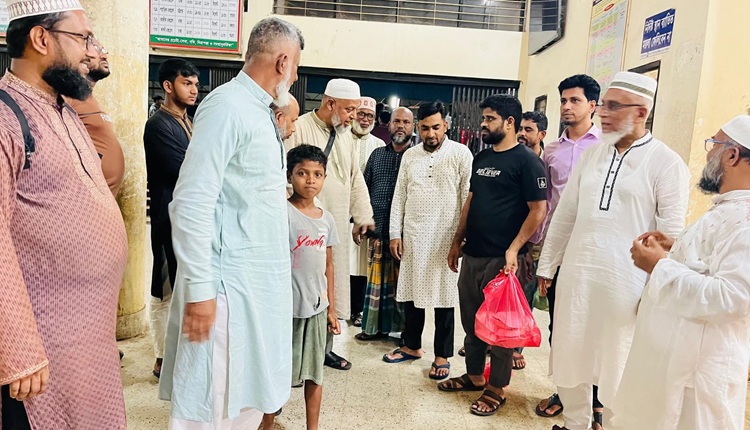 কুলাউড়ায় জামায়াতের খাদ্য বিতরণ