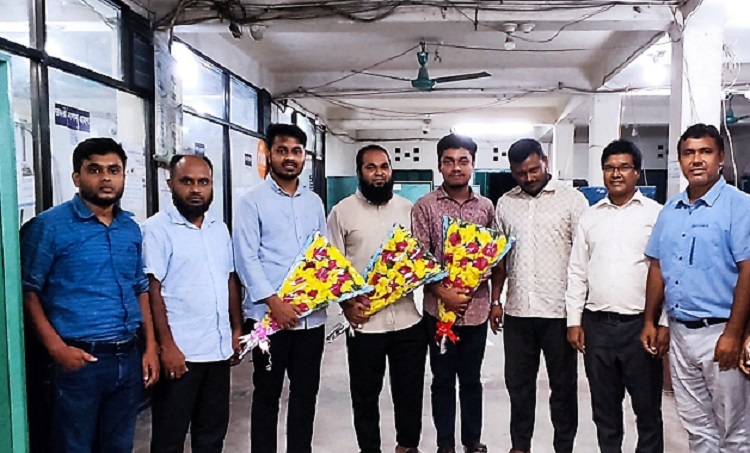 সোনালী ব্যাংকের ৩ কর্মকর্তা বিসিএস ক্যাডার হওয়ায় সংবর্ধিত