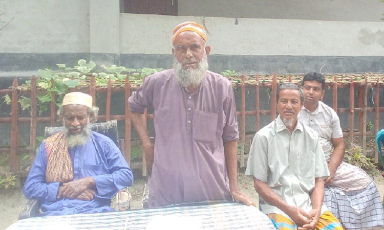 গোবিন্দগঞ্জে এতিমখানার জমি দখলের চেষ্টা, গ্রামবাসীর প্রতিবাদ সভা 