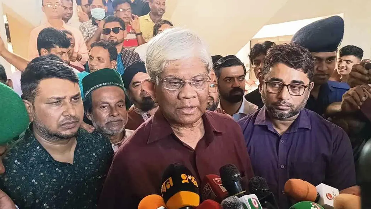 সঞ্চয়পত্রের মুনাফা বাড়ালে ব্যাংকে কেউ টাকা রাখবে না : অর্থ উপদেষ্টা
