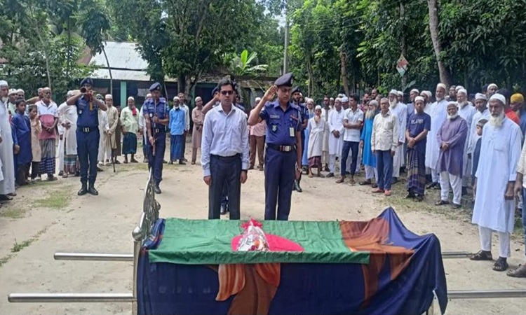 রাষ্ট্রীয় মর্যাদায় দাফন বীরমুক্তিযোদ্ধা আকবর হোসেন মোল্যা 