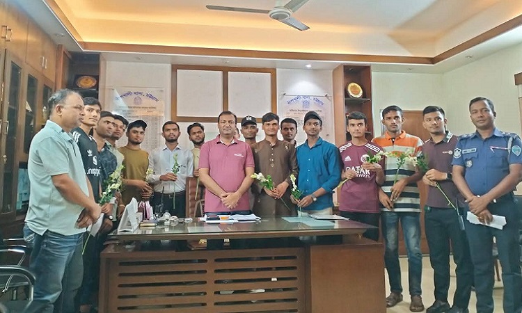 ঘুষ-তদবির ছাড়াই পুলিশে চাকরি পেলেন বাঁশখালীর ১৫ তরুণ