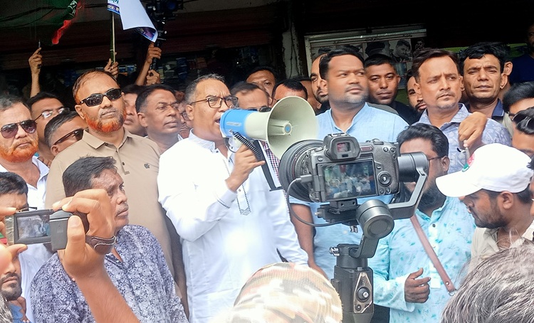 হাবিব স্বৈরাচারের ডানায় ভর করে কর্মীদের অনাথ বানিয়েছে: পিন্টু