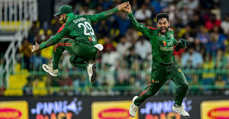 শ্বাসরুদ্ধকর জয়ে সিরিজে সমতা ফেরালো বাংলাদেশ
