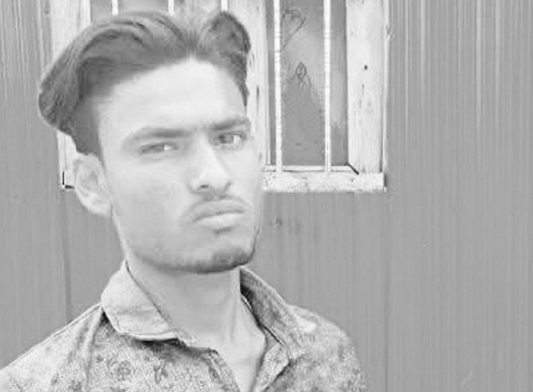 মনপুরায় পালিত সাপের কামড়ে যুবকের মৃত্যু