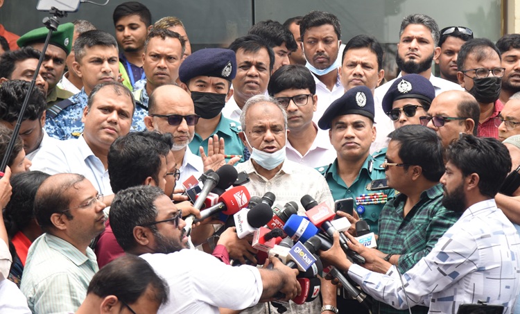 বাংলাদেশে কোনো ধরনের জঙ্গিবাদ নেই : স্বরাষ্ট্র উপদেষ্টা