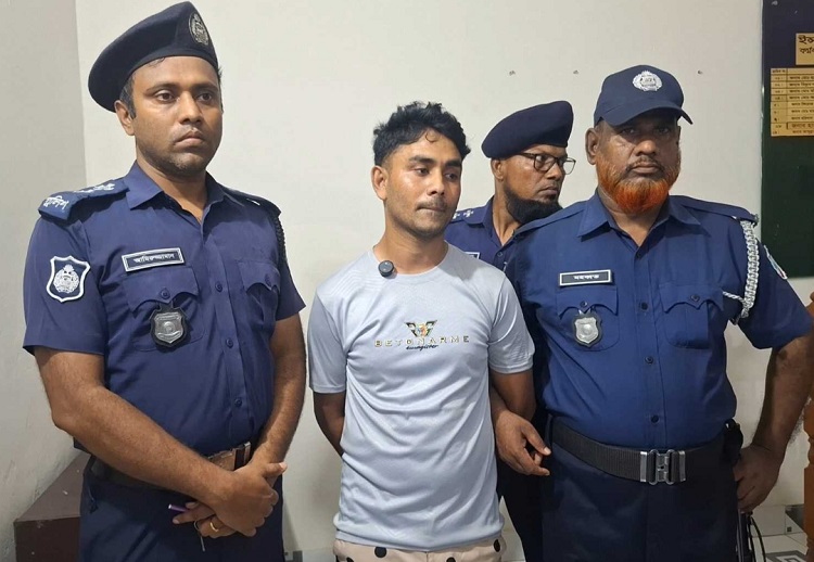 লোহাগড়ায় ডাকাত দলের প্রধান তুষার শেখ স্ত্রীসহ গ্রেফতার 