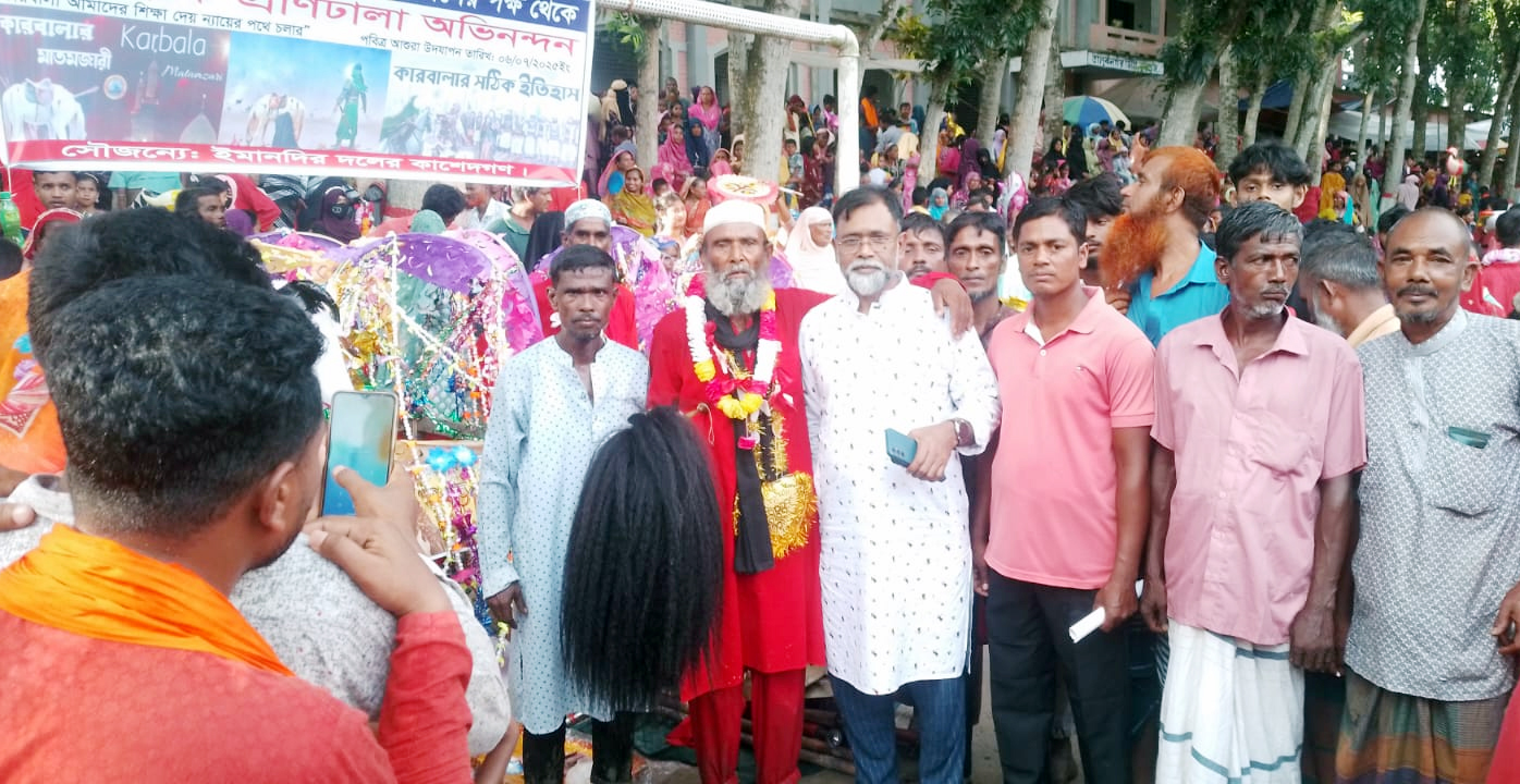 দৌলতপুরে কড়া নিরাপত্তায় আশুরা পালিত 