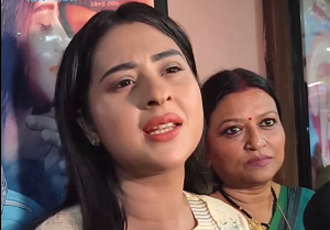 নিজের সিনেমাকে দশে ১০ দিলেন নায়িকা বুবলি