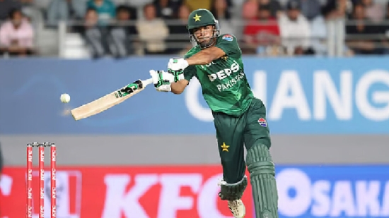 পাকিস্তানের অনন্য রেকর্ড, ১৬ ওভারে ২০০ পেরিয়ে ঐতিহাসিক জয়