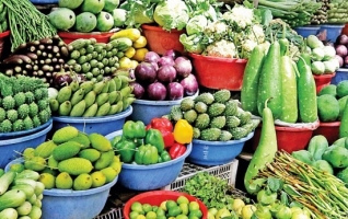 সবজির দাম চড়া, স্থিতিশীল মাছ-মাংস