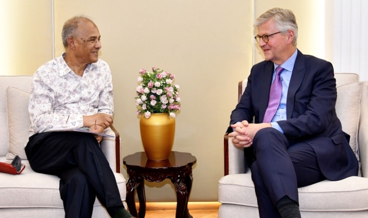 শান্তিরক্ষা মিশনে আরও বেশি বাংলাদেশি ফোর্স নেয়ার অনুরোধ স্বরাষ্ট্র উপদেষ্টার