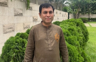 অবৈধ ড্রেজার দিয়ে বালু উত্তোলন : পরিবেশের অপূরণীয় ক্ষতি