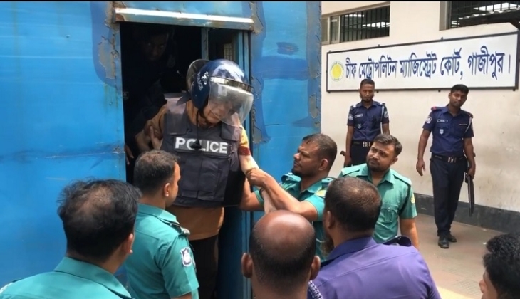 আদালতে হাজিরা দিলেন সাবেক আইন প্রতিমন্ত্রী অ্যাডভোকেট কামরুল ইসলাম