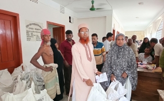 শ্রীবরদীতে ভিডাব্লিওবি'র চাল বিতরণ