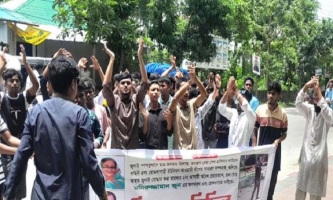 সৈয়দপুরে  ইউপি চেয়ারম্যানের অপসারণ দাবিতে শিক্ষার্থীদের বিক্ষোভ
