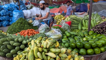 বেড়েছে সবজি ও কাঁচামরিচের দাম