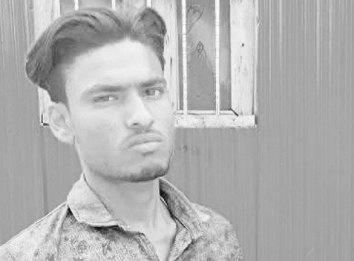 মনপুরায় পালিত সাপের কামড়ে যুবকের মৃত্যু