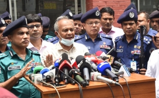 মব সহিংসতায় জড়িতদের কাউকে ছাড় নয়: স্বরাষ্ট্র উপদেষ্টা